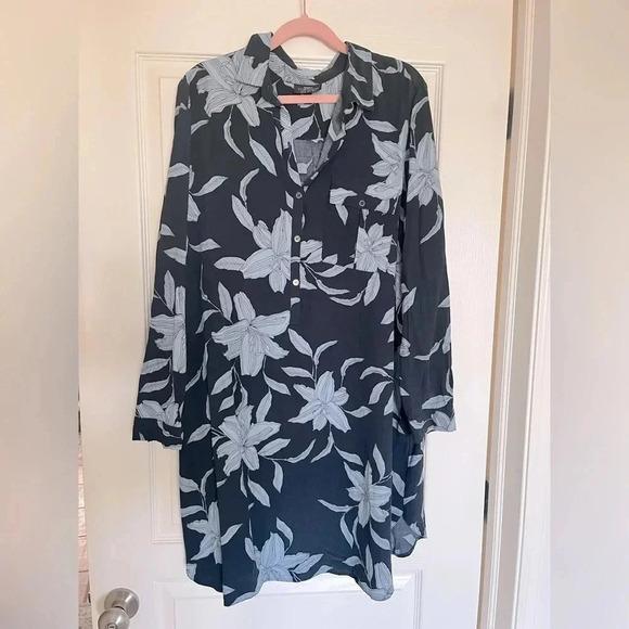 Topshop Dresses & Skirts - Topshop maternity blue floral dress  button down